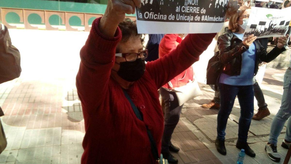La rebelión de unos pueblos de Málaga contra el cierre de sucursales: “Nos van a oír”