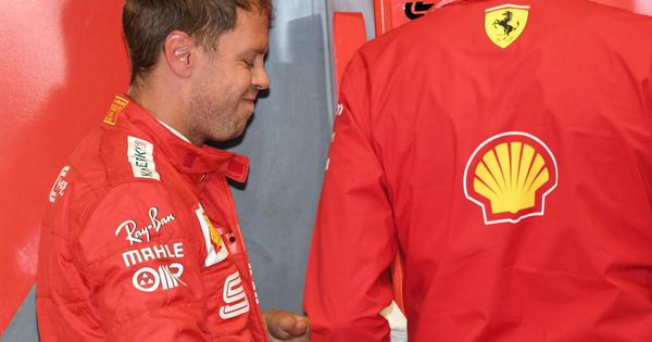 Foto: Sebastian Vettel no acabó contento con la estrategia de Ferrari. (EFE)
