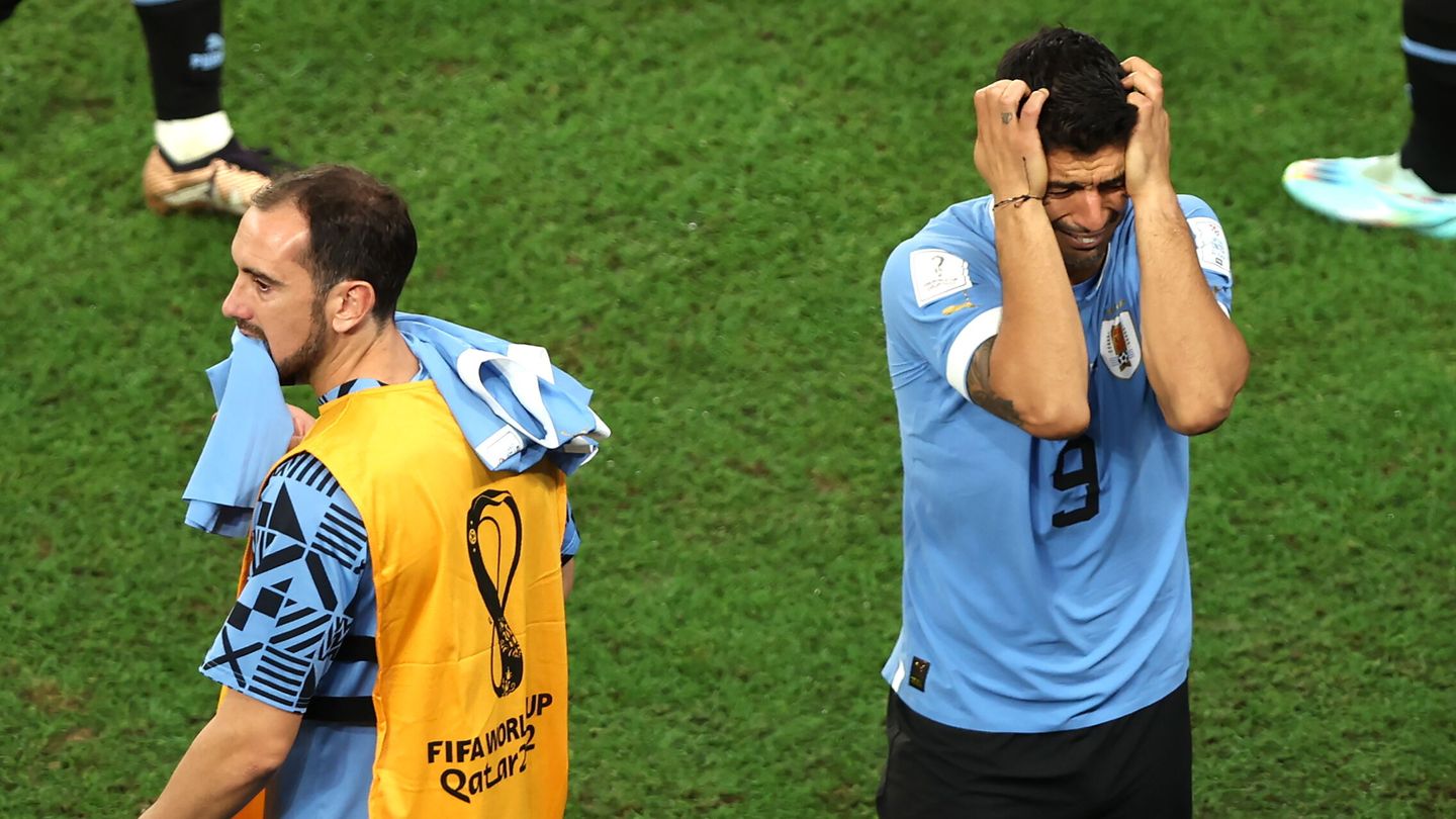 Las lágrimas de Suárez tras la eliminación de Uruguay. (EFE/José Méndez)