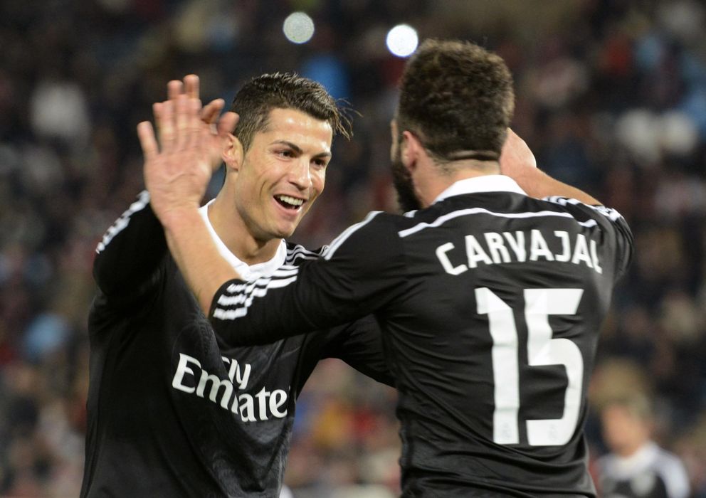 Foto: Ronaldo celebra con Carvajal su último tanto en Liga, ante el Almería.
