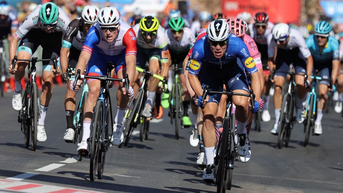 Jakobsen festeja con triunfo su regreso a La Vuelta 