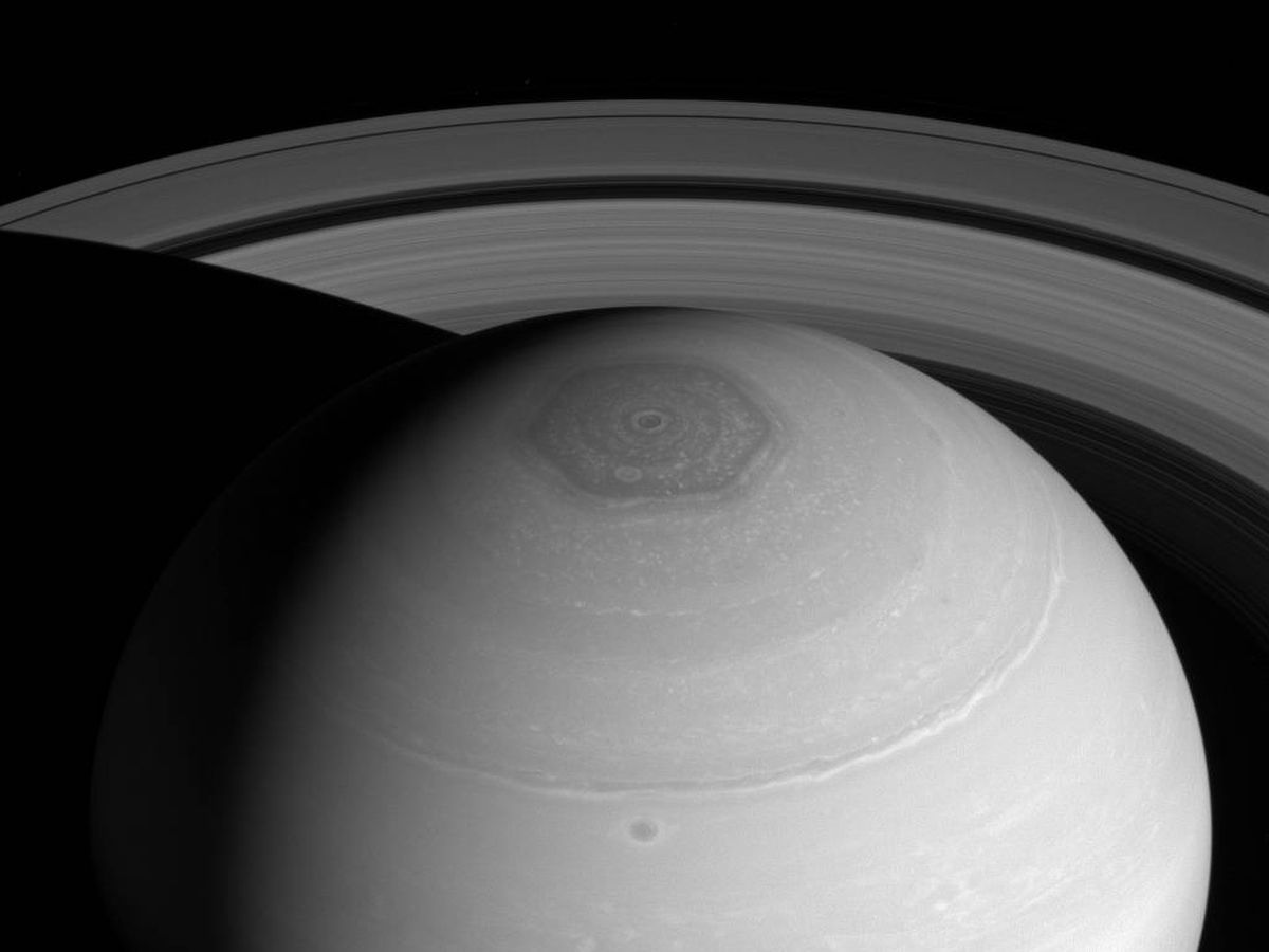 Foto: Imagen del hexágono de Saturno en el polo norte del planeta. (CC/Wikimedia Commons)