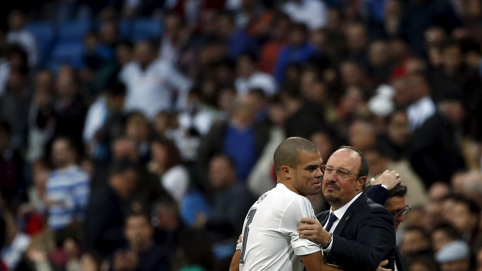 Foto: Rafa Benítez saluda a Pepe en un encuentro de esta temporada.