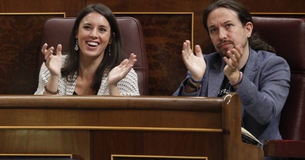 Foto:  Irene Montero y Pablo Iglesias, en una imagen en el Parlamento. (Gtres)