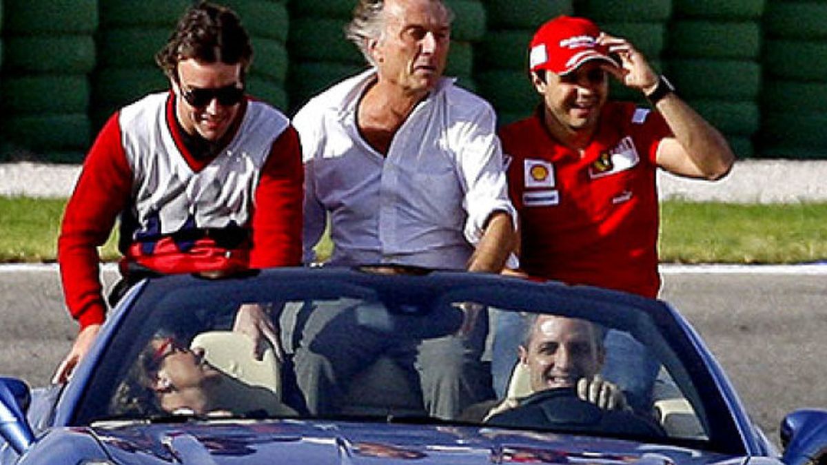 El PP sobre la foto de Camps con un Ferrari: "Buscaba atraer inversiones a Valencia"