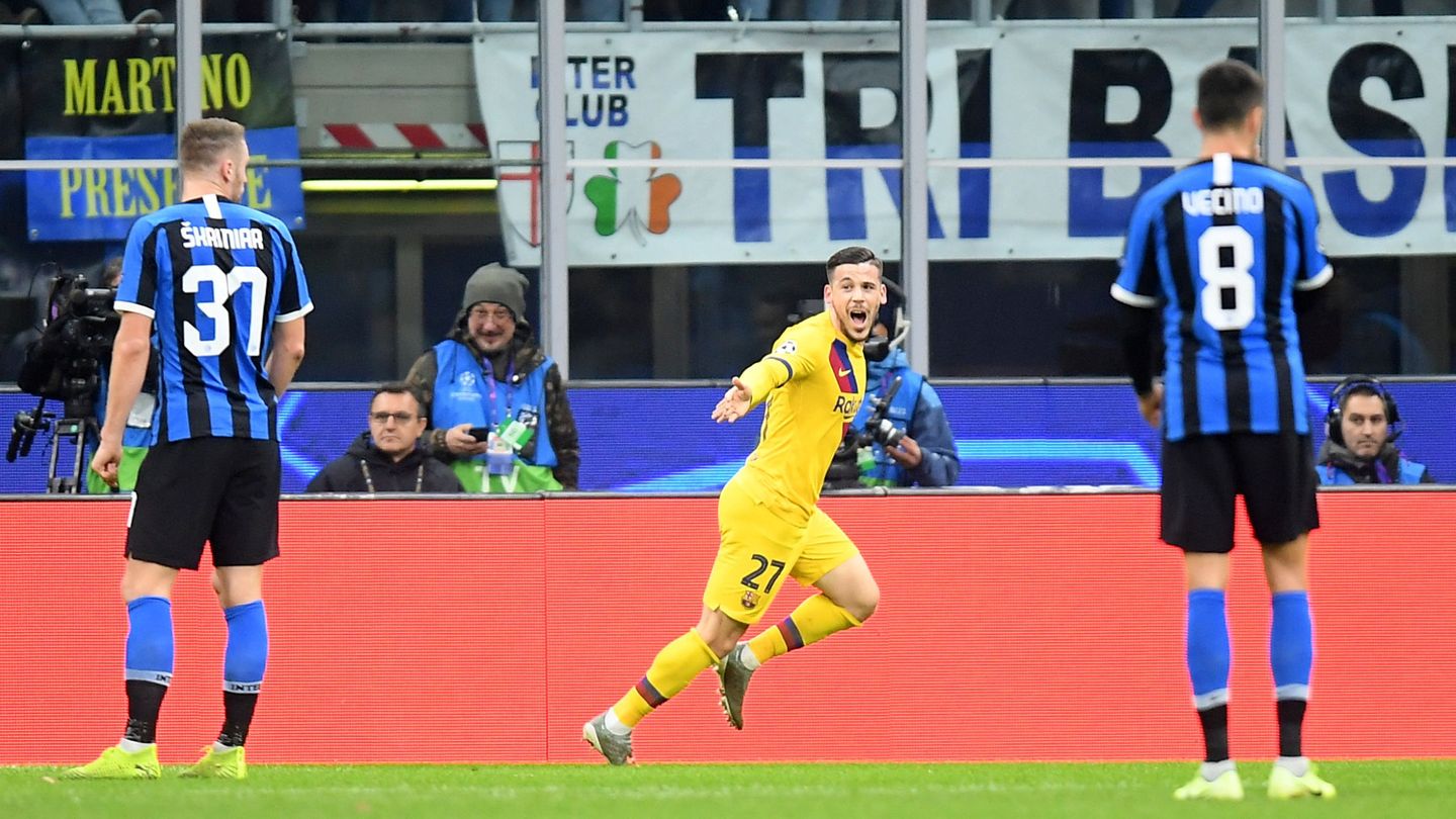 Carles Pérez celebra el primer tanto al Inter. (EFE)