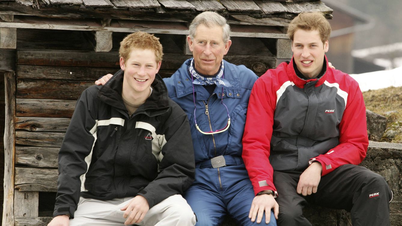 Carlos de Inglaterra abre el álbum de fotos familiar por los 40 años del príncipe Guillermo