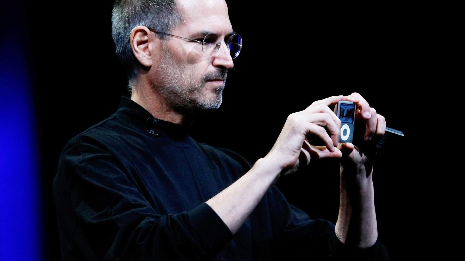 Foto: Steve Jobs, en 2005, anunciando el iPod Nano. (Justin Sullivan/Getty Images)