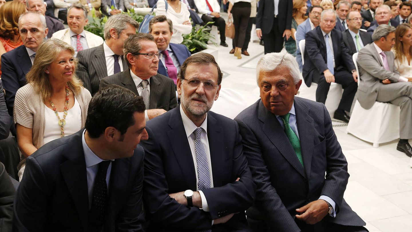 El presidente del Gobierno, Mariano Rajoy, en el Club Antares de Sevilla. (Fernando Ruso)