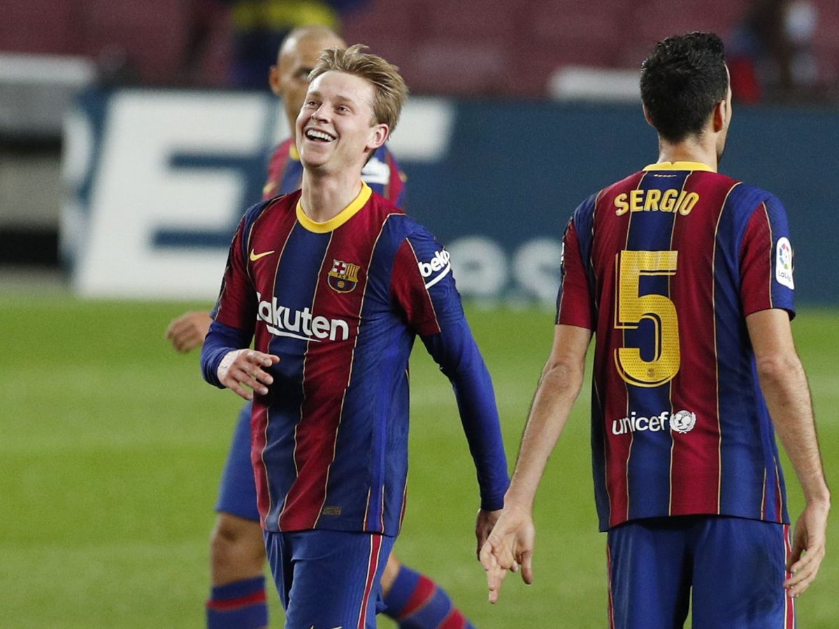 Foto: Frenkie de Jong sonríe tras marcar ante la Real Sociedad. (Reuters)