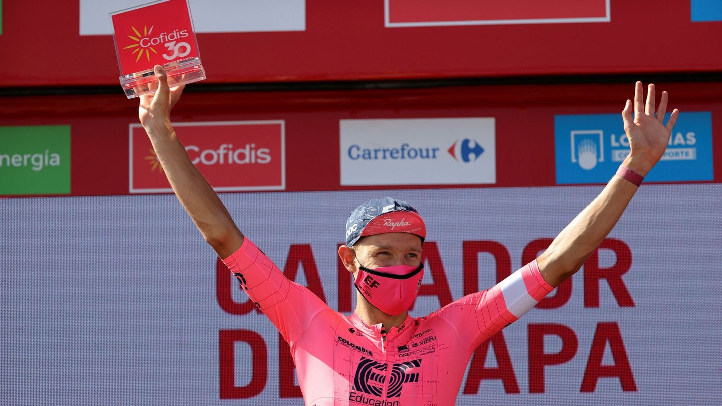 Magnus Cort celebra su victoria en una etapa de la Vuelta a España. (EFE/Manuel Bruque)