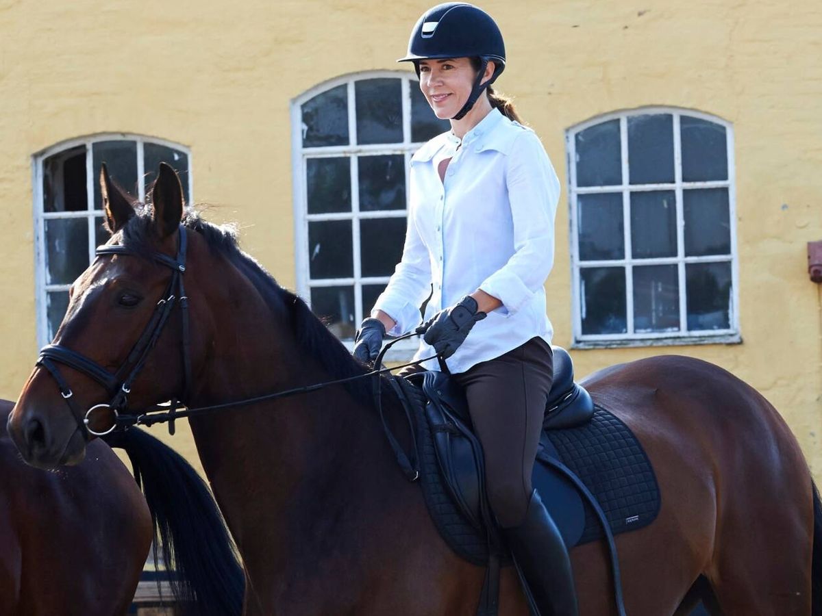 Foto: La princesa Mary de Dinamarca montando a caballo. (Cordon Press)