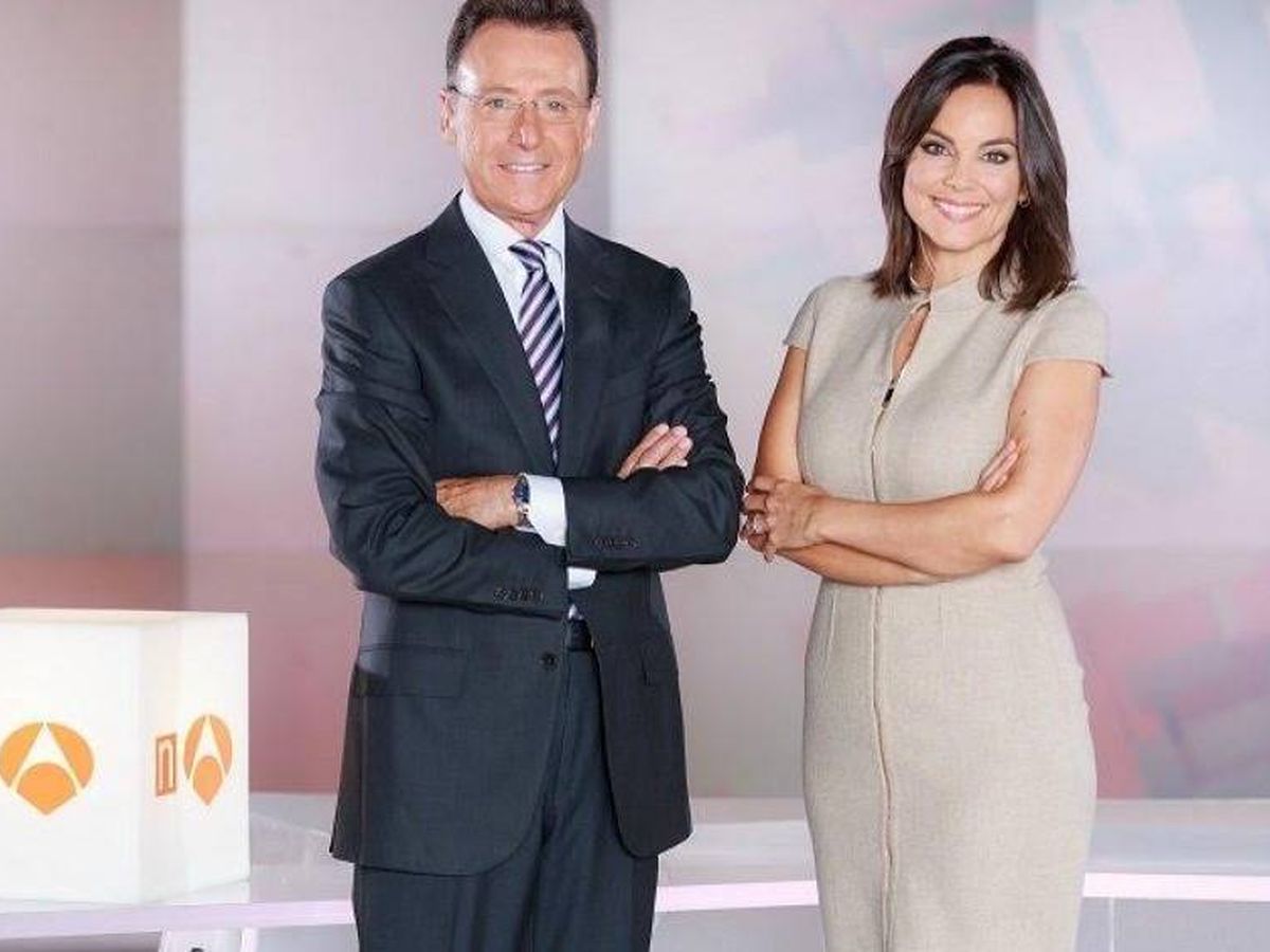 Foto: Matías Prats y Mónica Carrillo, en 'Antena 3 Noticias'. (Antena 3)