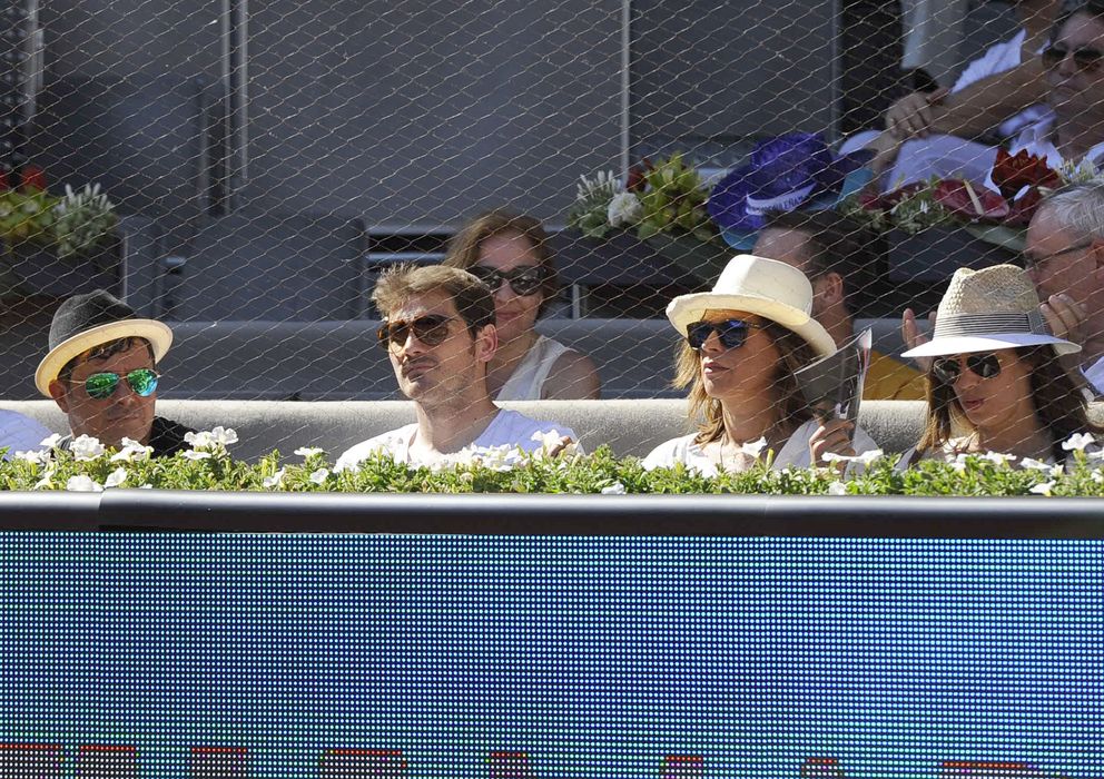 Foto: Alejandro Sanz, Iker Casillas, Raquel Perera y Sara Carbonero en el Open de tenis de 2014 (Gtres)
