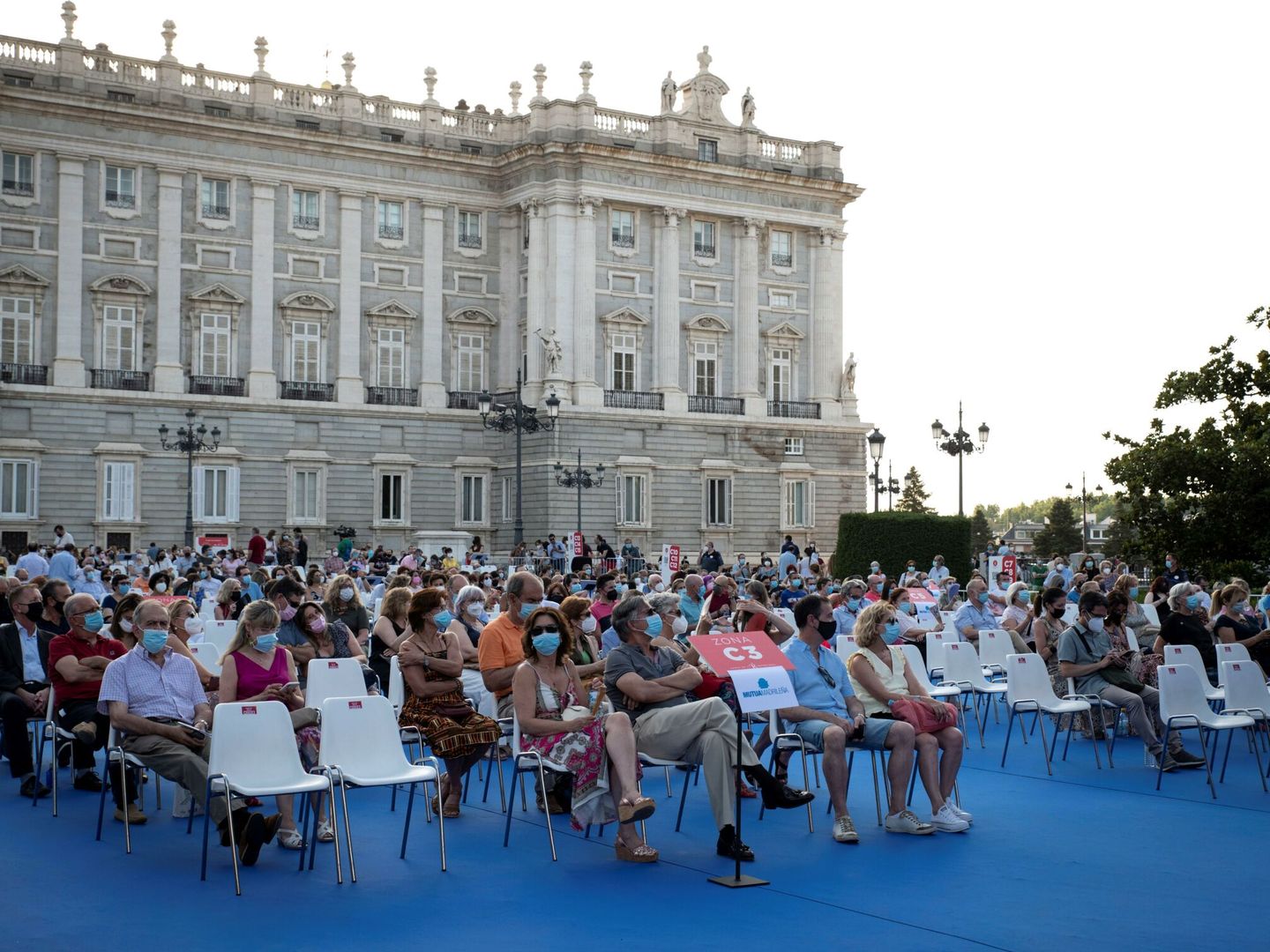 Ópera al aire libre en la Plaza de Oriente. (EFE/ Luca Piergiovanni)