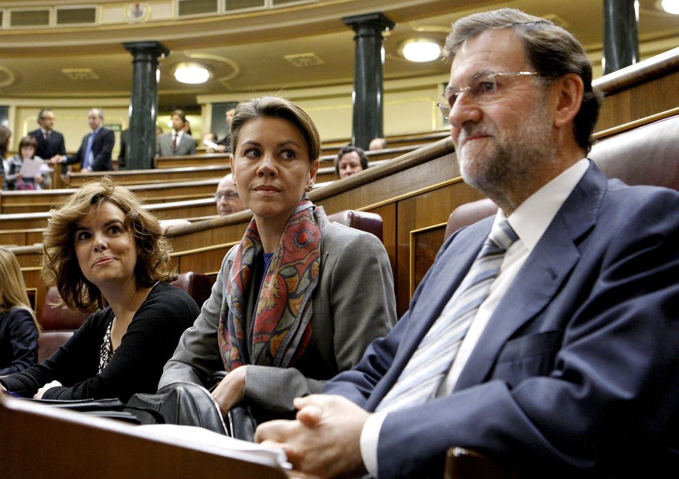 Foto: Fotografía de archivo de Mariano Rajoy, María Dolores de Cospedal (c) y Soraya Sáenz de Santamaría. (EFE)