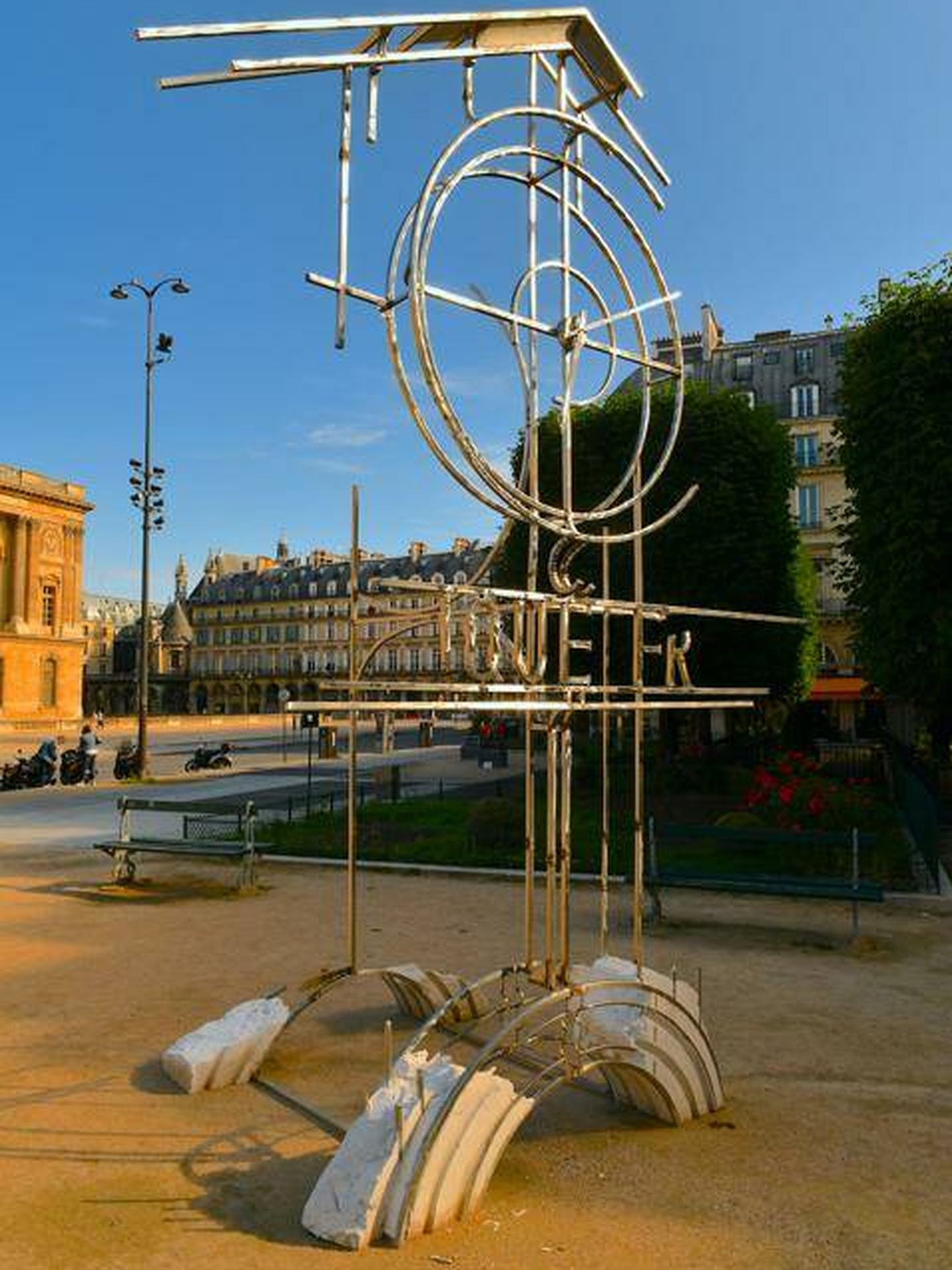 'L’Horloge de La Tour', 2021, Place du Louvre, París. (Roberto Battistini) 
