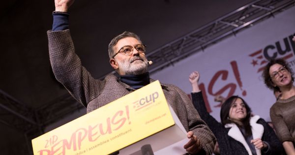 Foto: El cabeza de lista de la CUP, Carles Riera, en un acto de la formación. (EFE) 