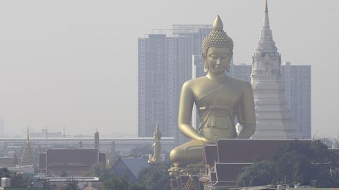 Contaminación en Bangkok y felicitación navideña de la familia real: el día en fotos