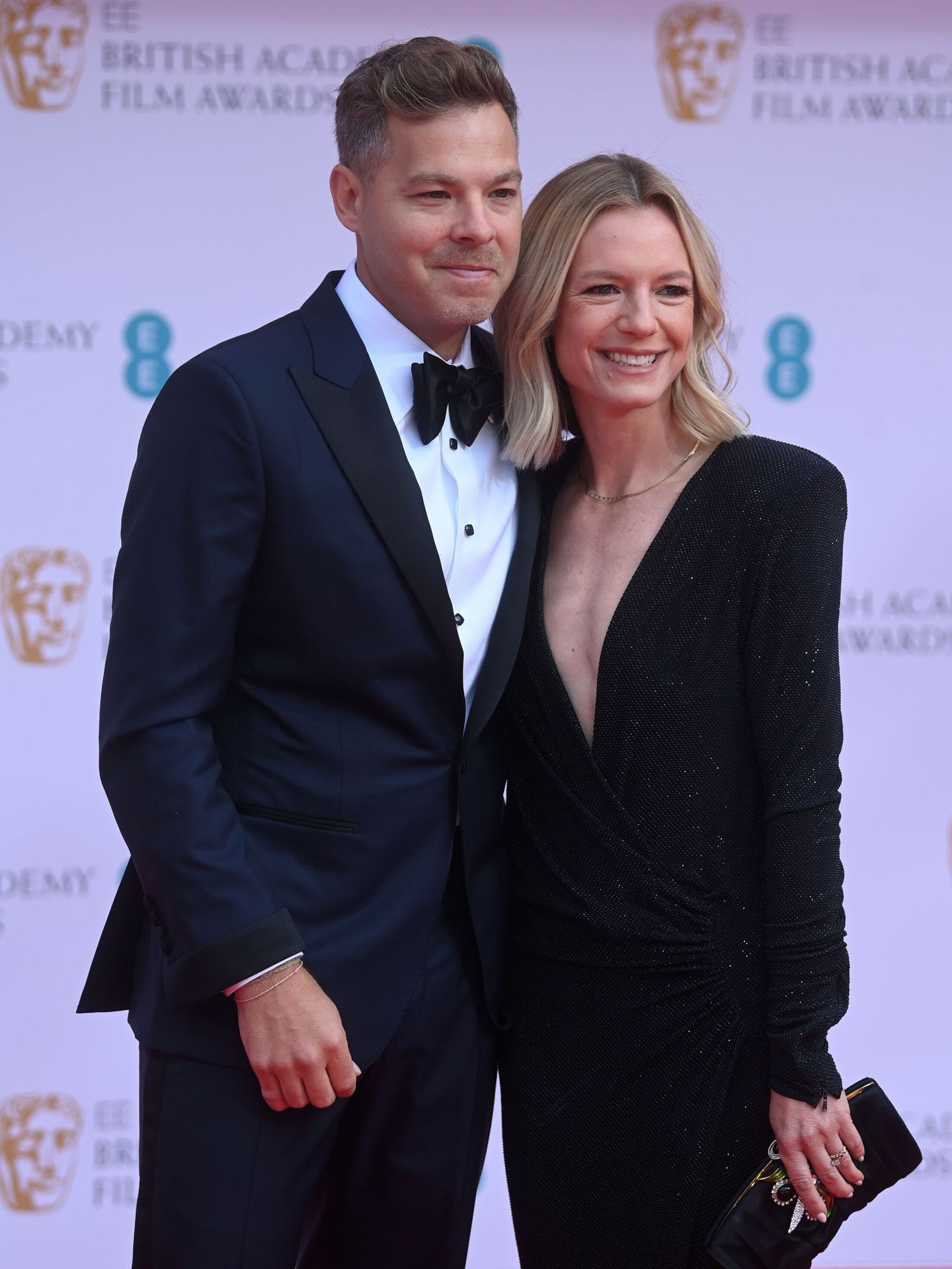 Zach Baylin y su mujer, Katherine Susman, en los premios BAFTA en frebrero. (EFE/Hall)