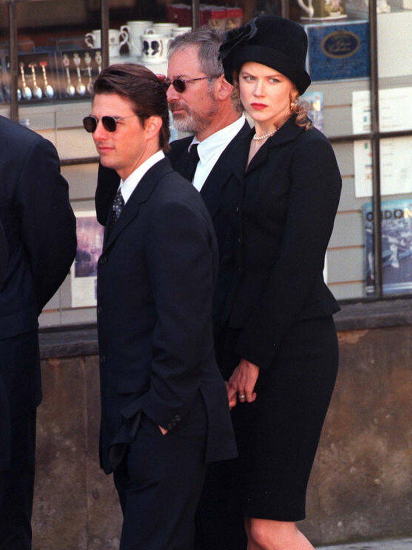 Tom Cruise, Nicole Kidman y Steven Spielberg, en el funeral de Diana de Gales. (Getty)
