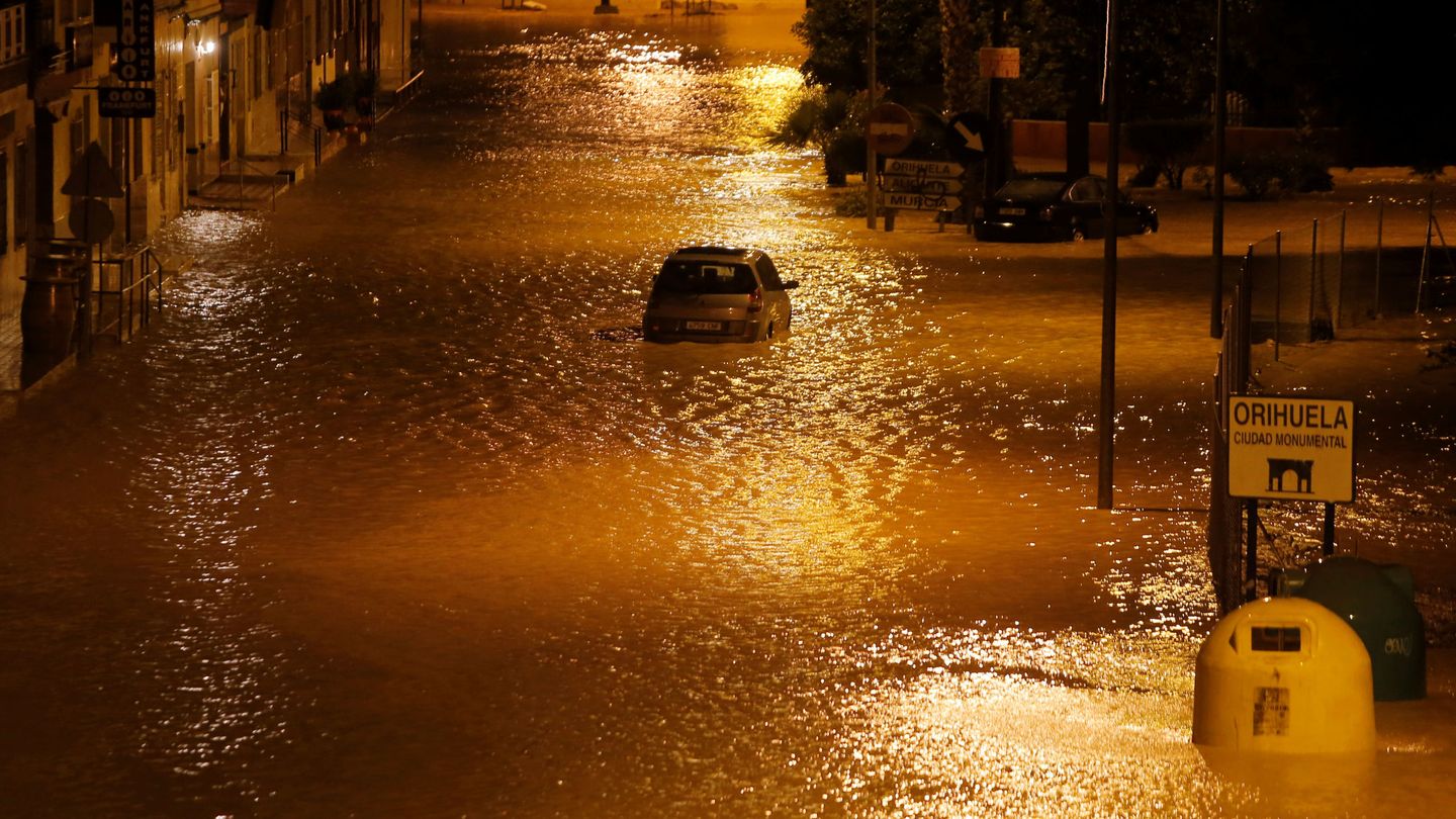 Calles inundadas en Murcia esta madrugada (Reuters)