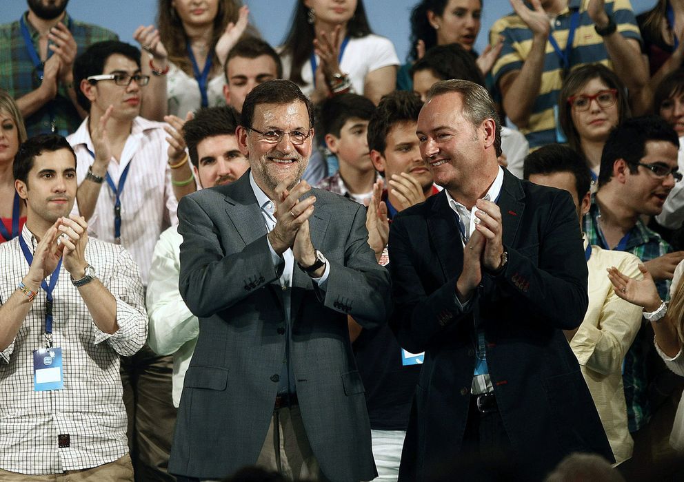 Foto: Rajoy y Fabra en la convención del PPCV celebrada en junio del año pasado (Efe)