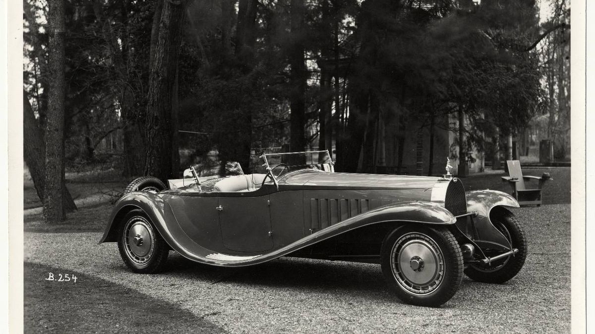 Bugatti Royale, el coche para reyes que acabó ocupando las vías del tren