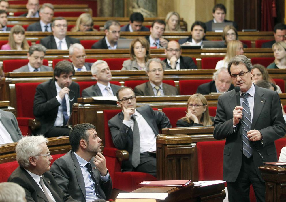 Foto: Sesión de control en el Parlament de Cataluña (EFE)