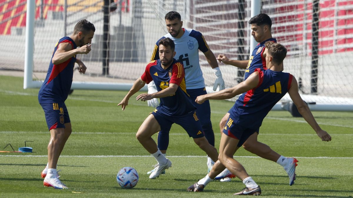 Alineación y once oficial de España en el partido ante Costa Rica de fase de grupos