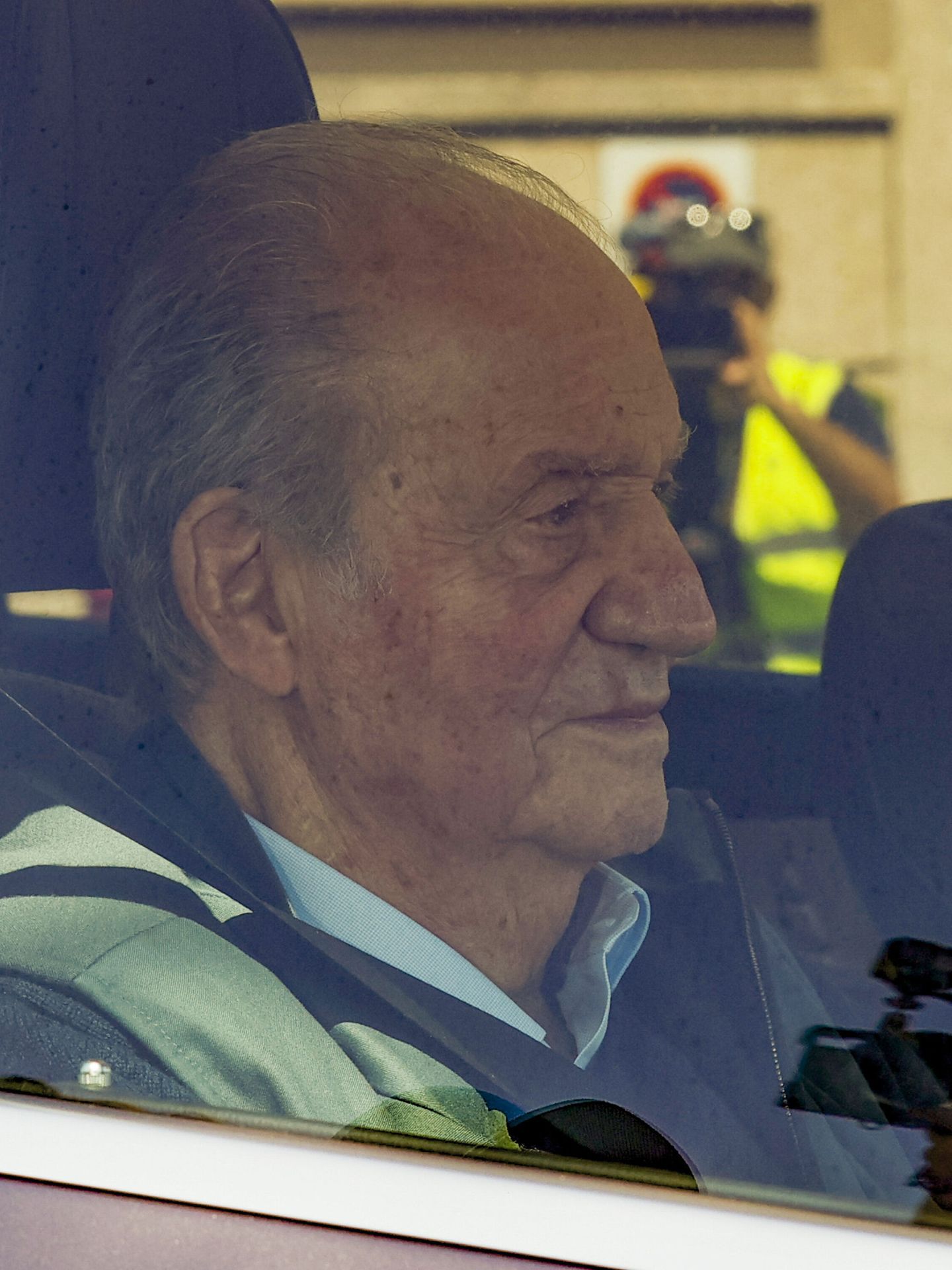 El rey Juan Carlos, llegando a la casa de Pedro Campos. (EFE/Lavandeira Jr.)