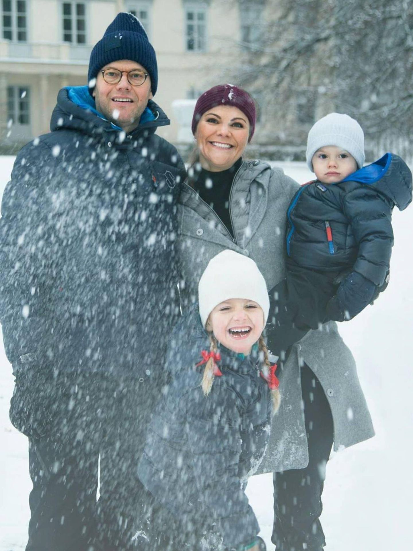 Felicitación navideña de Victoria de Suecia y su familia en 2017. (Cordon Press)