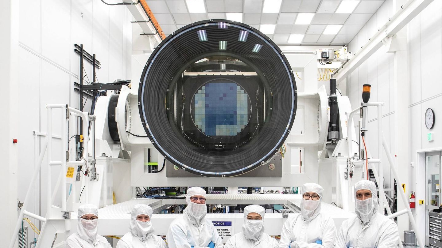 El sensor de 3.200 millones de puntos del LSST. (Jacqueline Ramseyer Orrell/SLAC National Accelerator Laboratory)