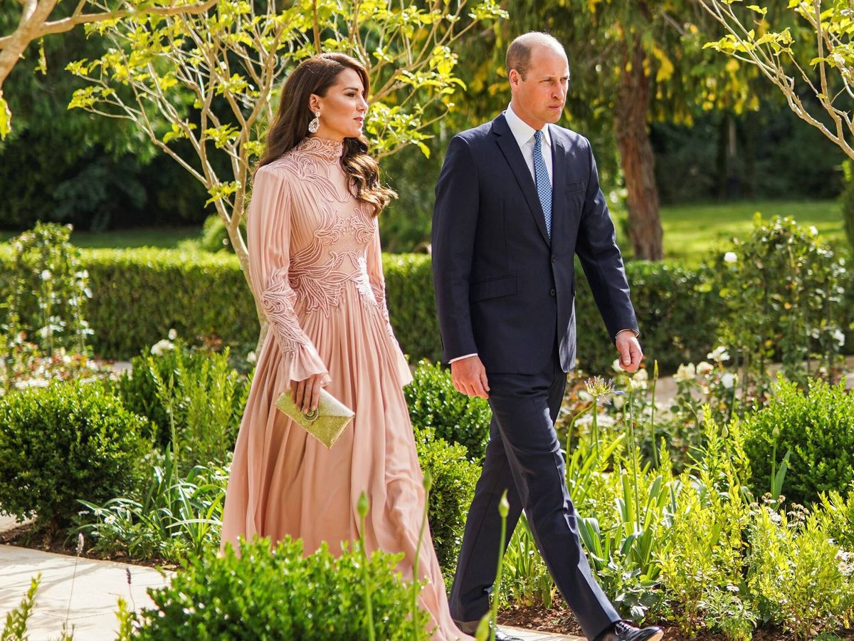Kate Middleton, con un romántico vestido rosa para boda real, la del heredero de Jordania