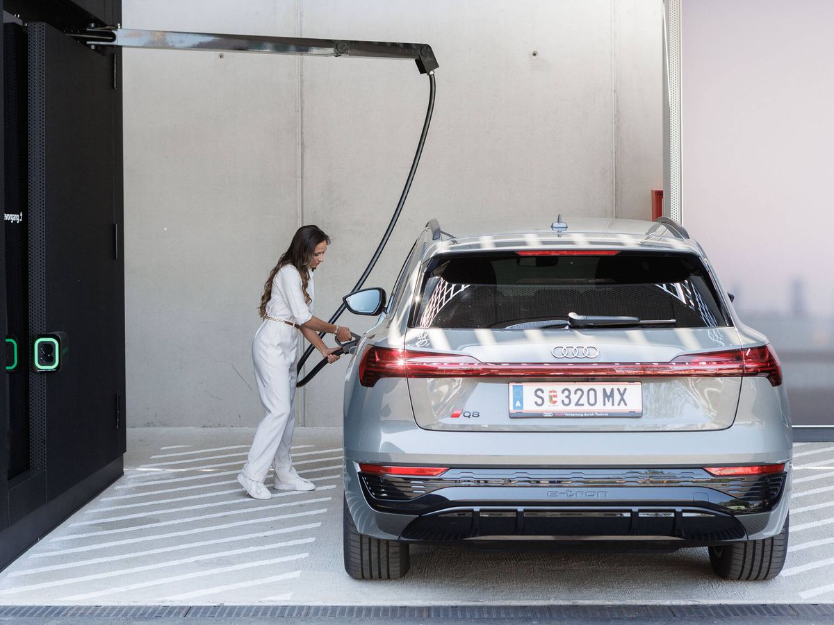 Cada vez más fabricantes de coches dudan sobre la implantación rápida del eléctrico en Europa