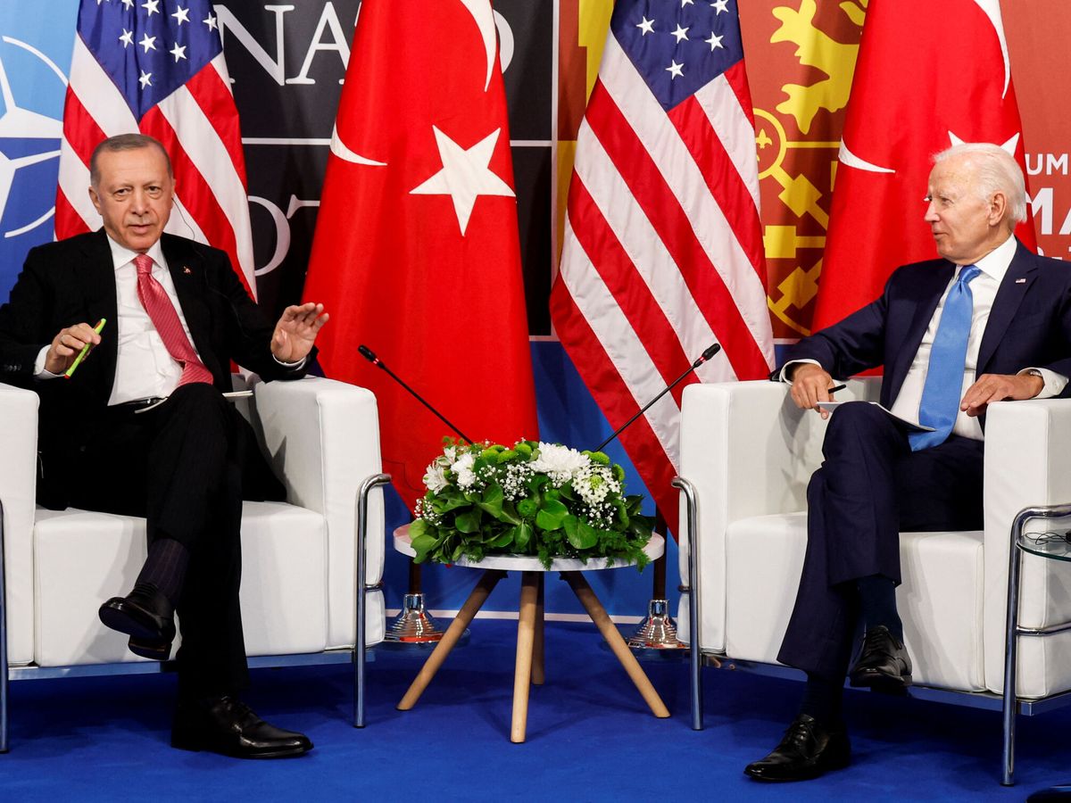 Foto: Recep Tayyip Erdogan, presidente de Turquía, junto a Joe Biden, presidente de EEUU. (Reuters)