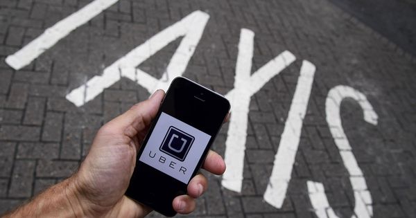 Foto: Aplicación de Uber en el móvil. (Reuters)