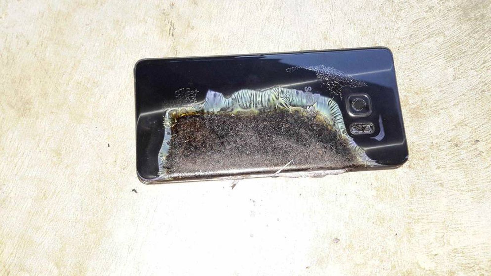 Foto: Uno de los primeros Galaxy Note 7 incendiados con problemas de batería