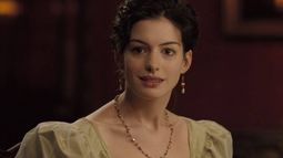 Para fans de 'Los Bridgerton': la película de época con Anne Hathaway que adapta la vida de una de las escritoras más importantes del siglo XVIII