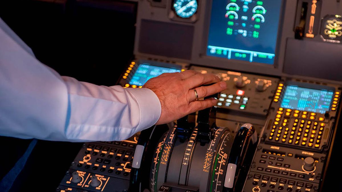 Un piloto, a sus pasajeros: "Lo siento, acabo de dar positivo por covid"