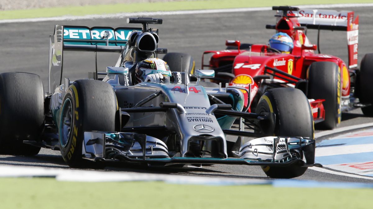 Alonso no mejora con los 'superblandos' y Hamilton acaba primero en los libres