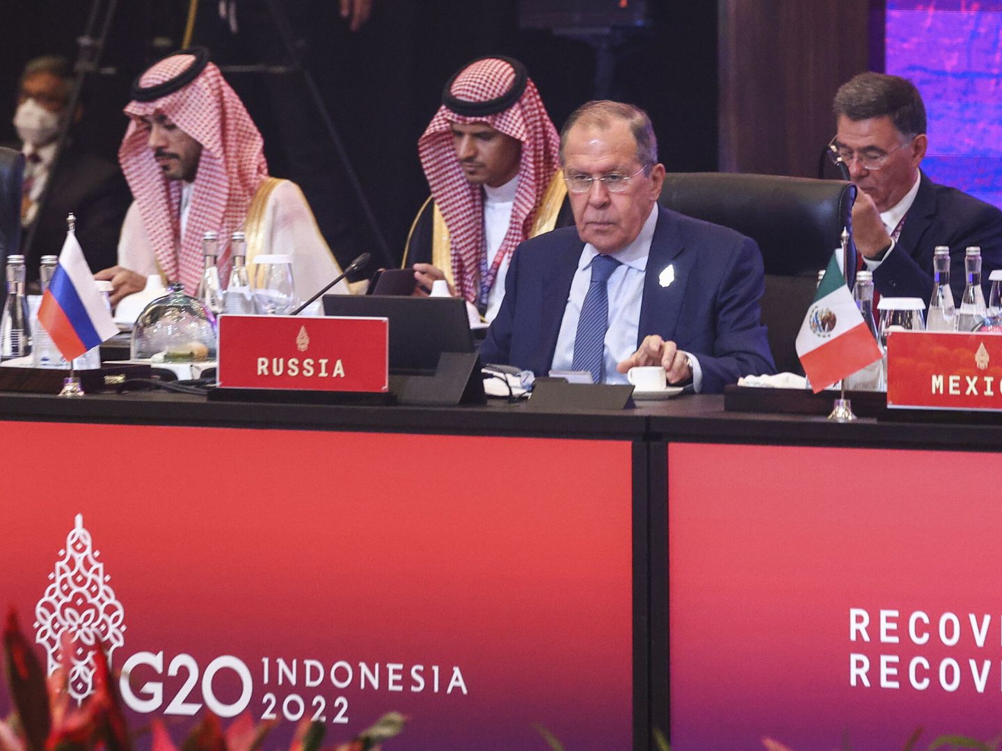 Lavrov durante una sesión del G20 en Nusa Dua, Bali, Indonesia. (EFE/Prensa del ministerio de Exteriores de Rusia)
