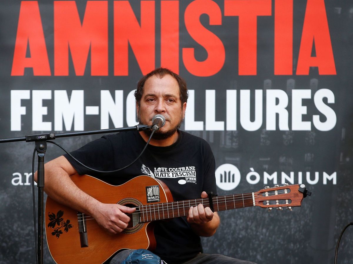 Foto: David Fernández, en un reciente acto a favor de la amnistía en Cataluña. (EFE/Quique García)