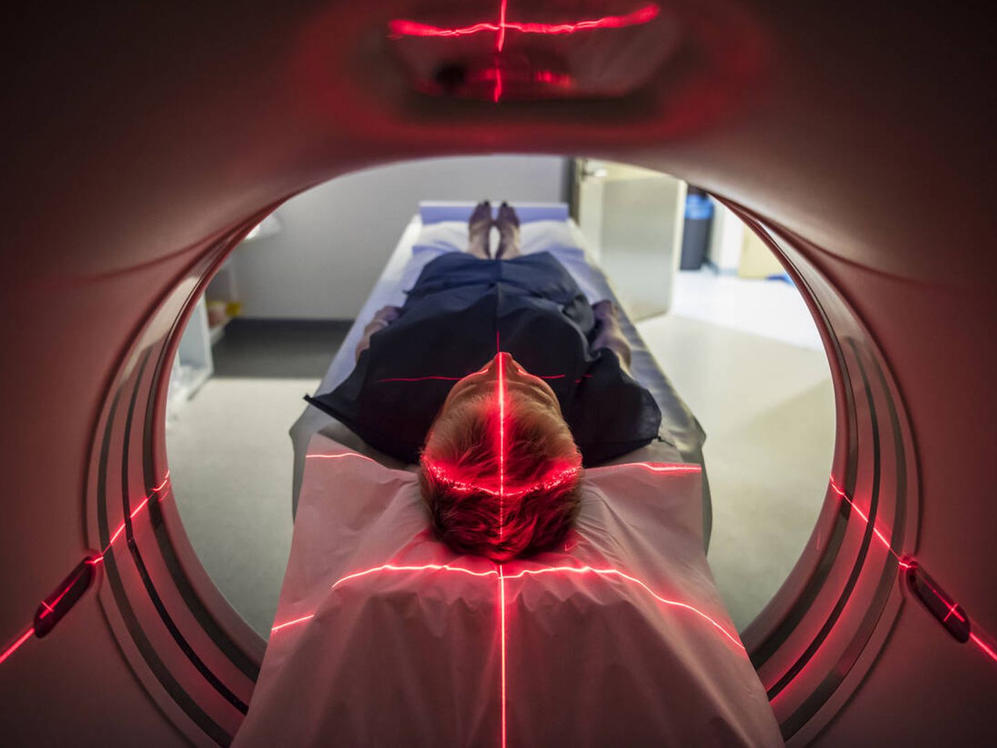 El tratamiento es menos radioactivo que una tomografía de cuerpo completo. (iStock)