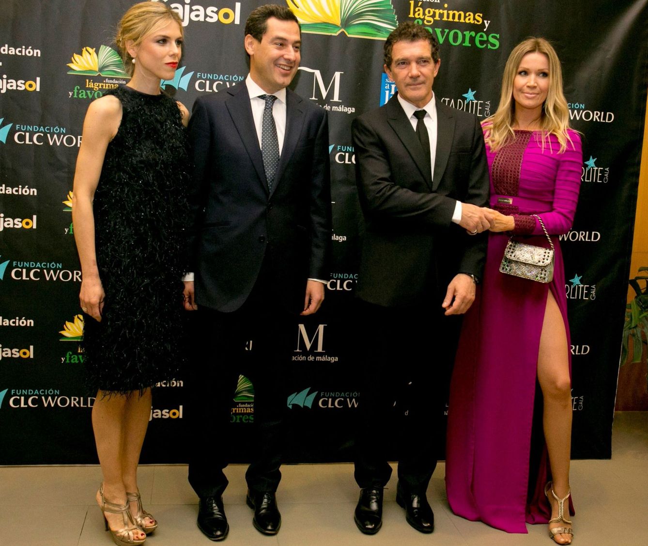 Antonio Banderas con Nicole Kimpel, junto al presidente de la Junta de Andalucia, Juan Manuel Moreno, y su mujer, Manuela Villena. (EFE)
