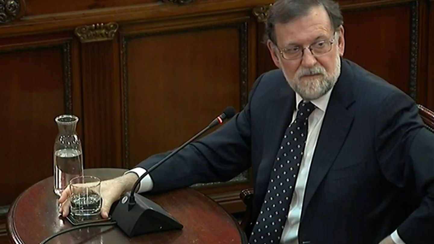 Imagen de la señal institucional del Tribunal Supremo del expresidente del Gobierno, Mariano Rajoy, declarando como testigo en el juicio del 'procés'. (EFE)