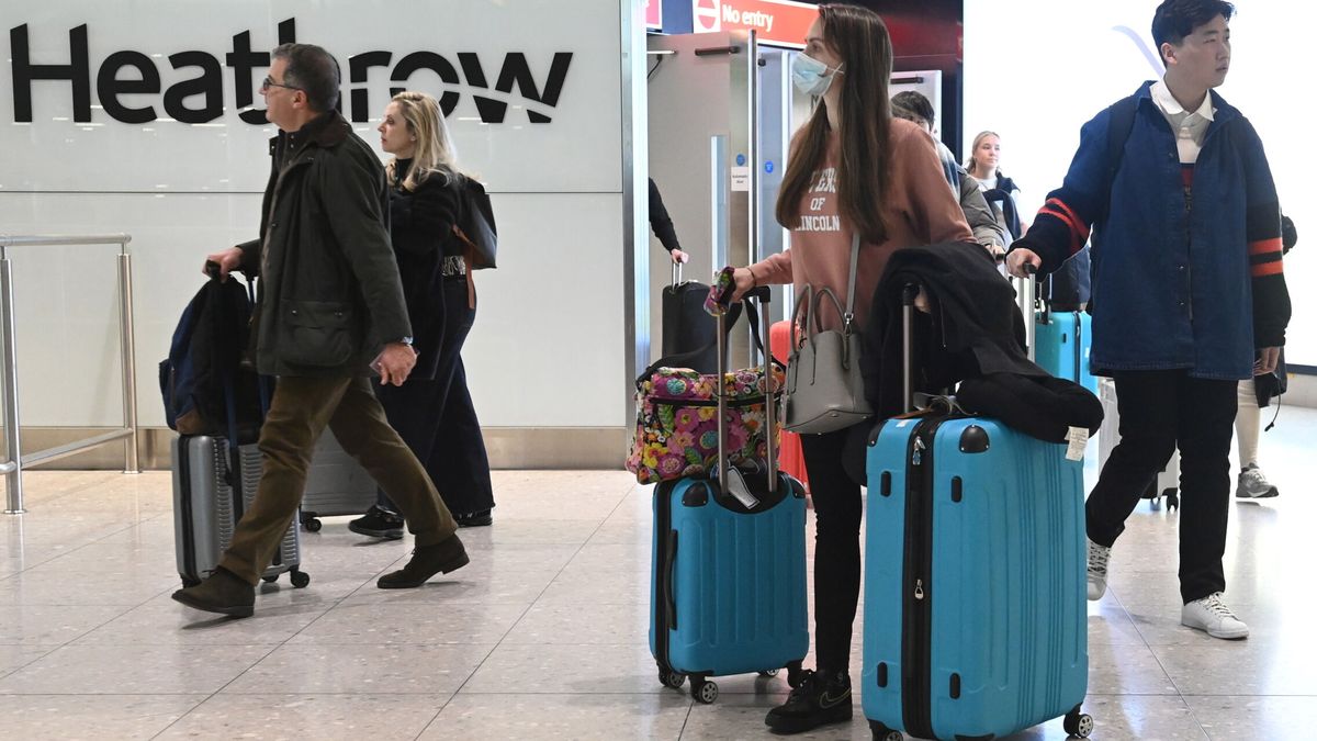 La Policía investiga el hallazgo de un paquete con uranio en el aeropuerto de Heathrow (Londres)