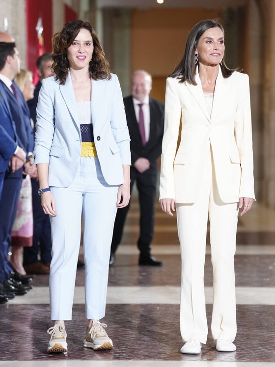 Isabel Díaz Ayuso y la reina Letizia en los premios 'El Barco de Vapor' (Limited Pictures)