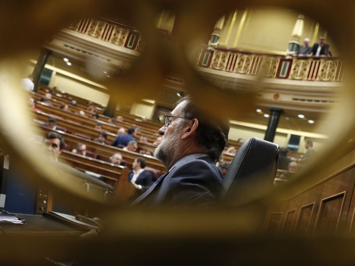 El presidente del Gobierno, Mariano Rajoy, al inicio de un pleno en el Congreso de los Diputados. (EFE)