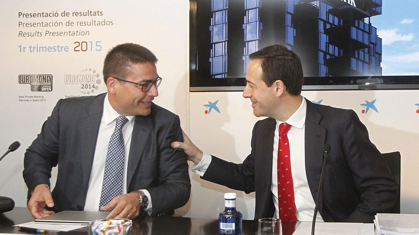 El CEO de CaixaBank, Gonzalo Gortázar, y el director general de Riesgos, Jordi Mondéjar. (EFE)
